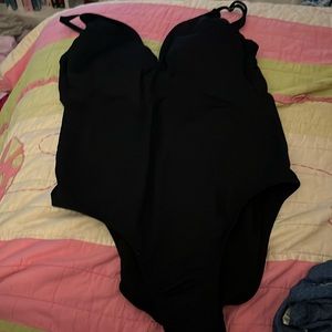 woman’s once piece bathing suit